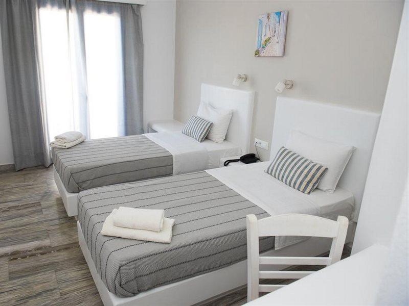 Ino Hotel Kamári