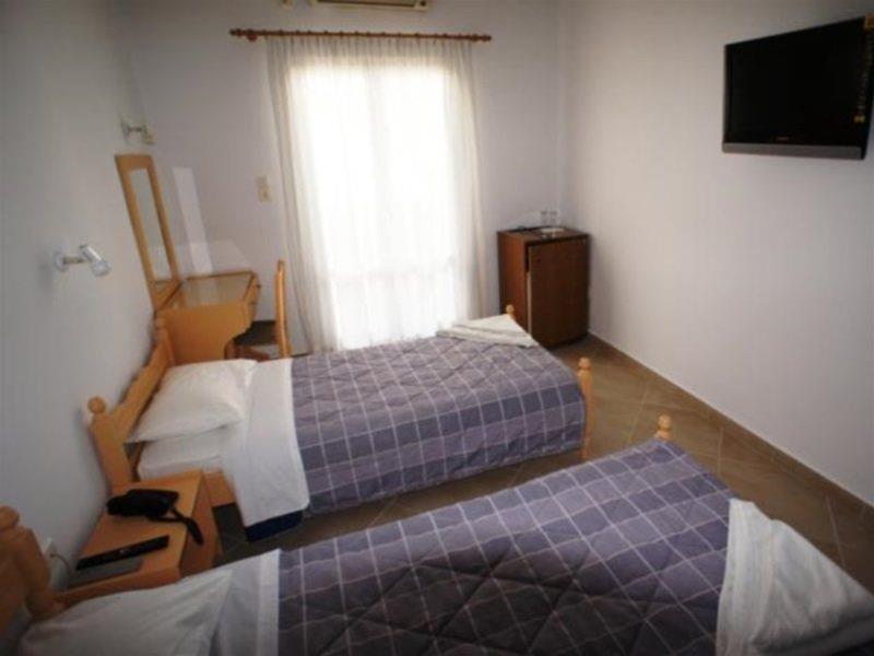 Ino Hotel Kamári