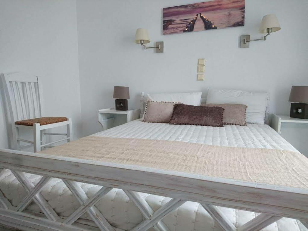 Ino Hotel Kamári