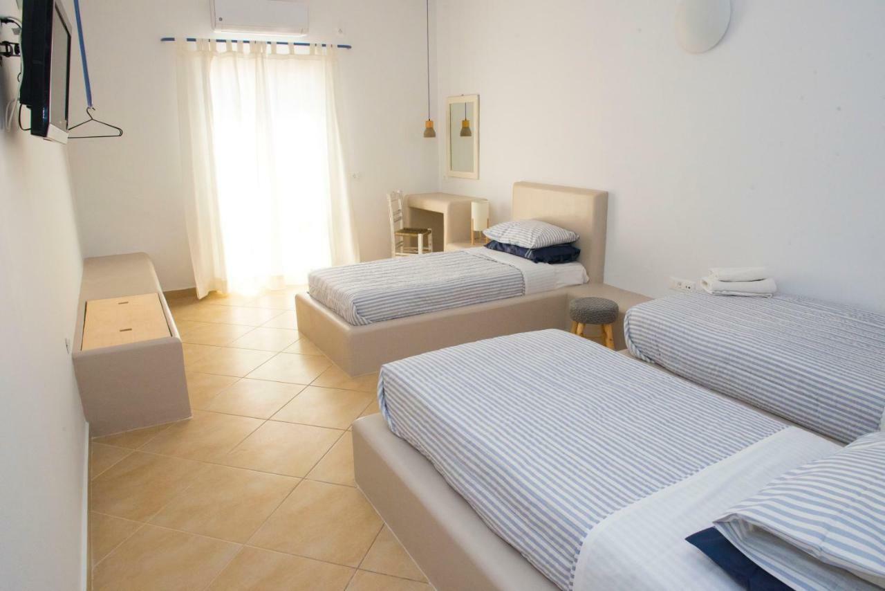 Ino Hotel Kamári